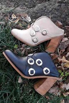 Mules Zuecos Taco Madera Monedas Plata Quica Donna