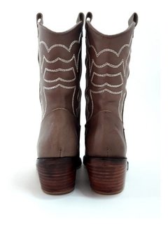 Imagen de Botas Texanas Mujer Cuero Cemento Bordadas Quica Medanos