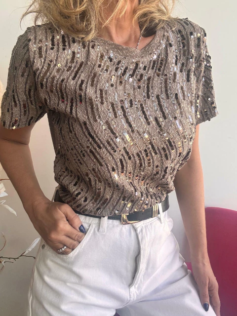 Remera Premium Lentejuelas Curvas - comprar online