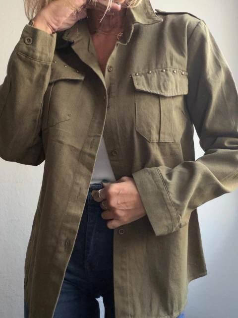 Camisa Premium Gabardina Bordada con Tachas