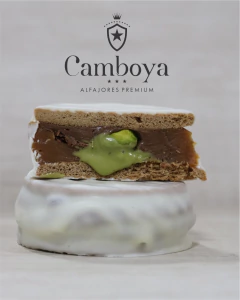 Alfajor Pistacho, Nutella y Dulce de leche cubierto con chocolate Blanco - comprar online