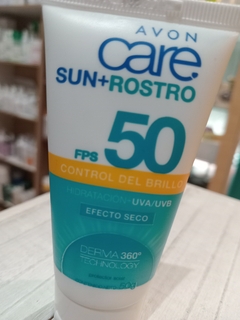 《 AVON PROTECTOR SOLAR CARE SUN+ROSTRO FPS50 50G DERMA 360° EFECTO SECO en internet