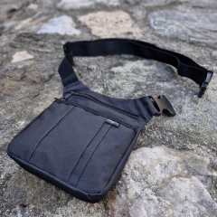 Imagen de Riñonera tipo alforja JASPEADA BLACK