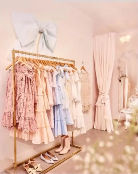 Perchero minimalista bañado en bronce para Antes Muertas