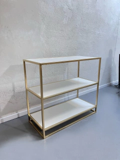 MESADA DORADA CON ESTANTES - tienda online