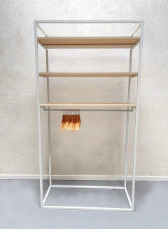 SET DE 2 ESTRUCTURAS BLANCAS DE HIERRO CON ESTANTES REMOVIBLES - comprar online