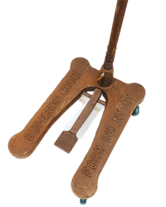 MANIQUI COLGANTE DAMA XL SIN BRAZOS BASE HERRADURA OXIDO - Maniquies Argentina