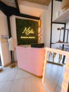 MOSTRADOR CHELSEA CURVO - Maniquies Argentina