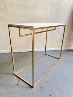 Mesa dorada mediana - comprar online