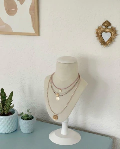 Imagen de PECHERA CON BASE DE MADERA CIRCULAR BLANCA