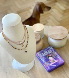 PECHERA CON BASE DE MADERA CIRCULAR BLANCA