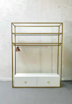 ESTRUCTURA CON ESTANTES Y BARRALES - Maniquies Argentina