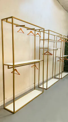 ESTRUCTURA CON ESTANTES Y BARRALES en internet