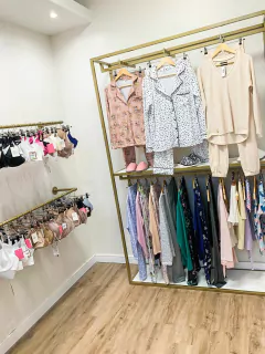 ESTRUCTURA CON ESTANTES Y BARRALES - comprar online