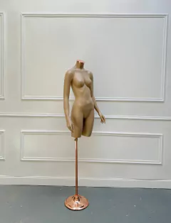 TORSO DAMA CON BRAZOS BASE REPUJADA COBRE en internet