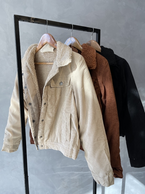 Jaqueta feminina cotelê forrada pelinhos