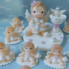 Imagen de Combo 10 angelitos y adorno pila bautismo