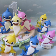 Adorno Torta Baby shark y 10 souvenirs en internet