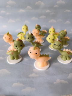 Combo Adorno torta y 10 souvenirs dinosaurios