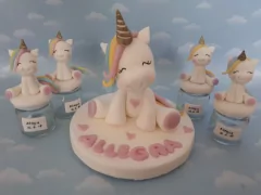 Souvenirs 10 Unicornios Porcelana Fria en internet