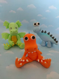 Adorno de torta 3 dinosaurios - Nubecitas