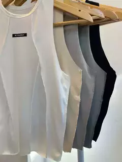 Musculosa BE Blanco - comprar online