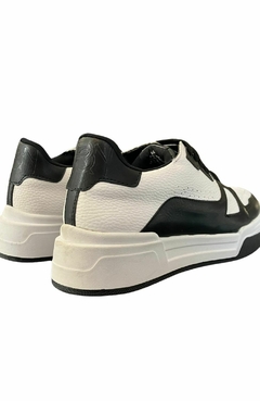 STRIDE Negro/Blanco