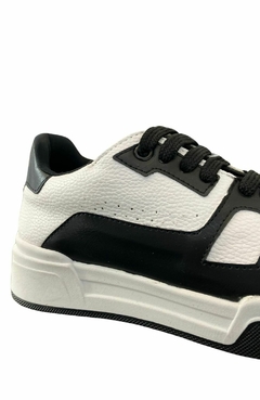 Imagen de STRIDE Negro/Blanco