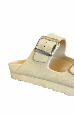 BARU Beige en internet