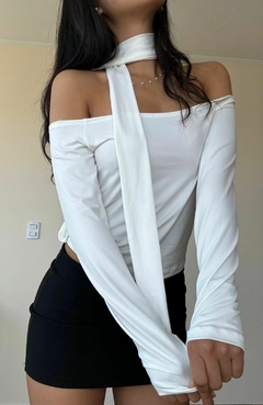 Remera SCARF - comprar online