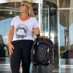 Remera GUSTAVO Juana Rivera en internet