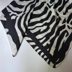 Pañuelo 70x70 ESTAMPADO - TIENDA BELLA CIAO