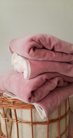 Manta Plush Rosa old wine + corderito - Chuniyo Bebés