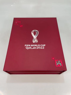 CAIXA COM 2 ALBUNS DE FIGURINHAS OURO COPA QATAR 2022 COMPLETOS - comprar online