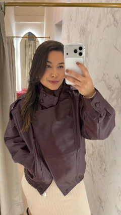 JAQUETA ZARA GOLA OVERSIZED COURO PU na internet