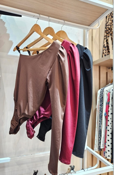 Body un hombro manga princesa larga bordo - comprar online