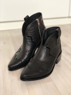 BOTAS TEX | BLACK en internet