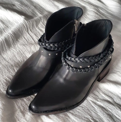 LOLA BLACK