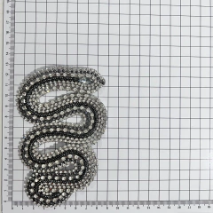 Broche Cobra Prata e ônix - loja online
