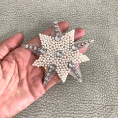 Par de Estrelas Dilly termocolantes com pérolas e pedrarias na internet