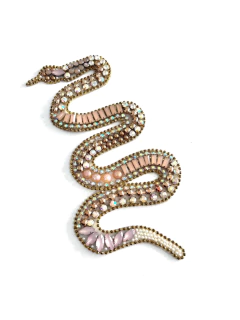 Aplique bordado termocolante com pedrarias Cobra Strass - comprar online