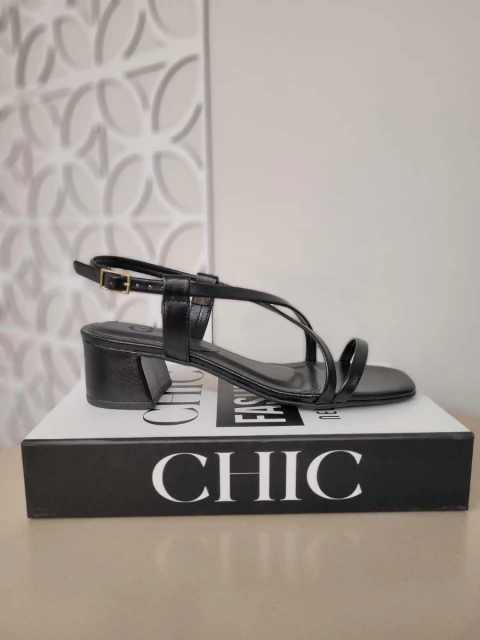 Sandália C/ Tiras Salto Bloco