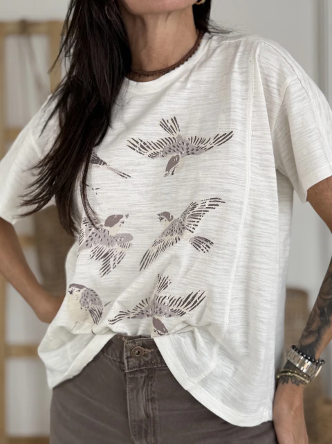 REMERA GORRIONES LAST LOVE