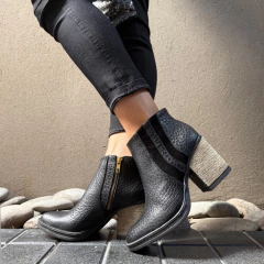 Botineta Clara cuero negro. - comprar online