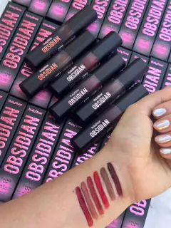 CREME LIP - BATOM LIQUID LIPSTICK OBSIDIAN - RUBY ROSE en internet