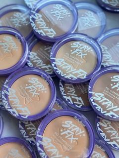 POLVO COMPACTO RUBY ROSE STAY FIX