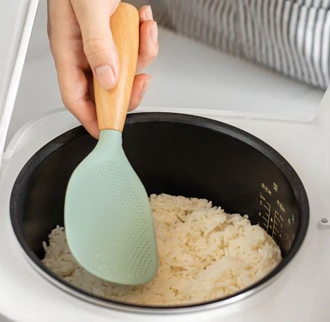 Espátula Cuchara para Arroz con Mango de Madera