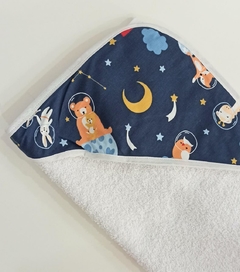 AWD- TOALLON CON CAPUCHA ESPACIAL 75X75 CM - comprar online