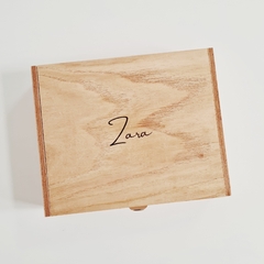Caja madera y cuero grabada