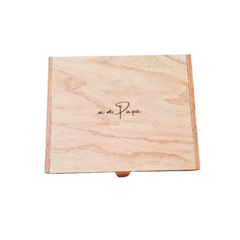 Caja madera y cuero grabada Famiia